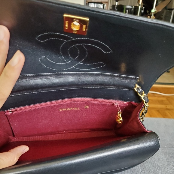 🎉🎉HP🎉🎉Vintage CHANEL Black Half Moon Flap Shoulder Bag - Picture 9 of 12